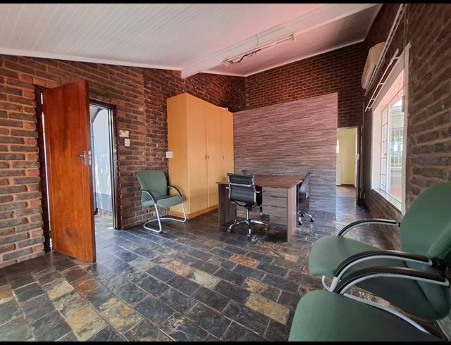 1 BEDROOM FLAT TO LET IN SINOVILLE